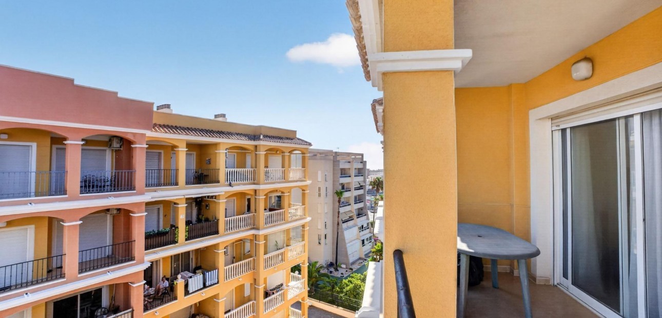 Sale - Penthouse -
Torrevieja - Zona los Frutales