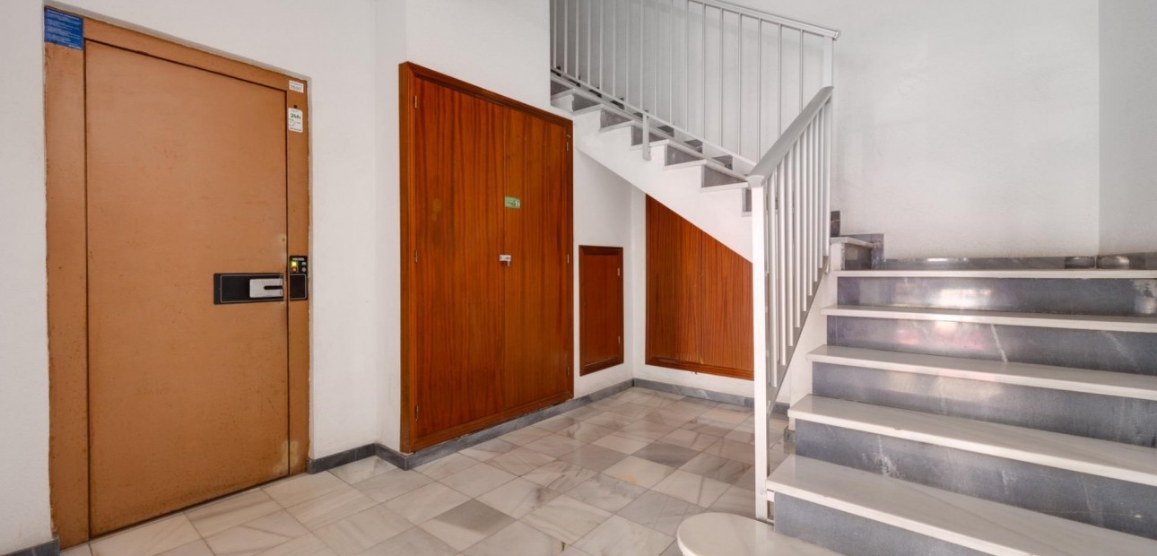 Sale - Apartment / flat -
Torrevieja - torrevieja