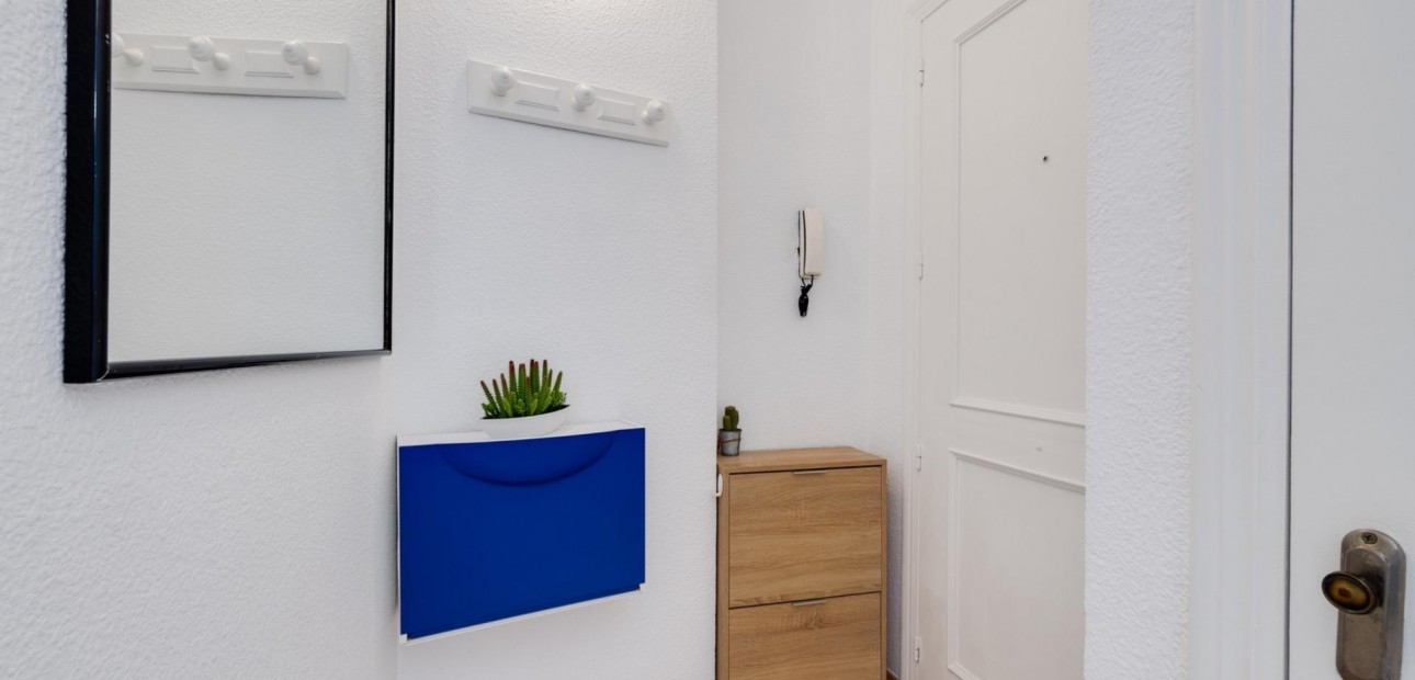 Sale - Apartment / flat -
Torrevieja - torrevieja