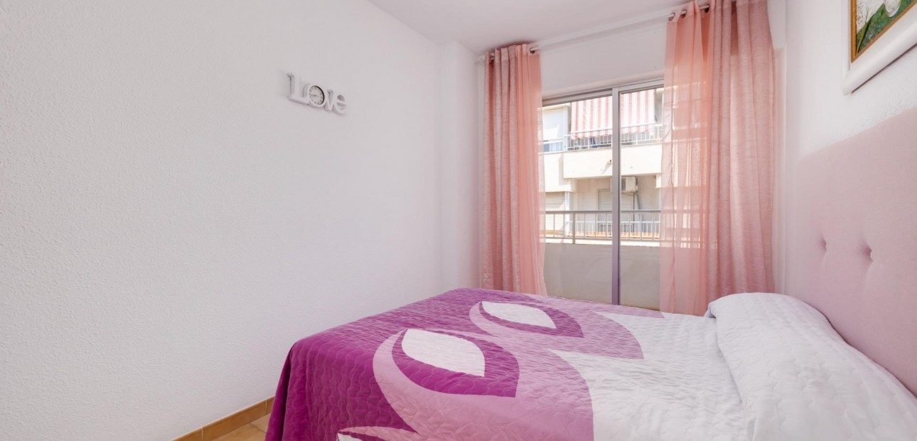 Sale - Apartment / flat -
Torrevieja - torrevieja