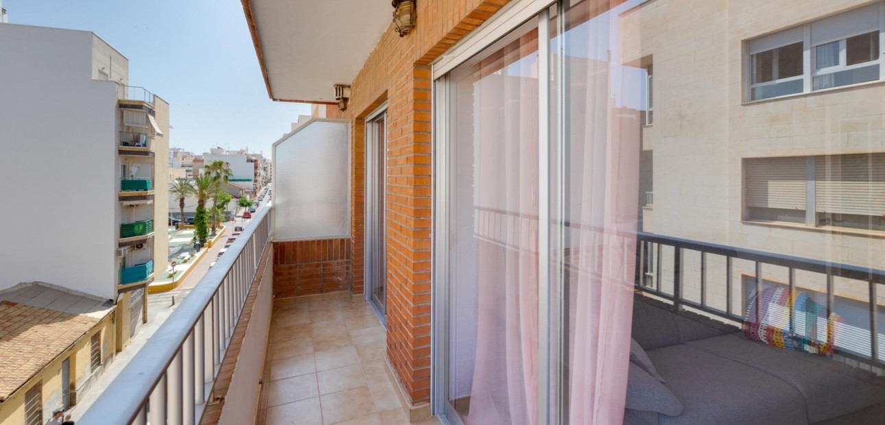 Sale - Apartment / flat -
Torrevieja - torrevieja
