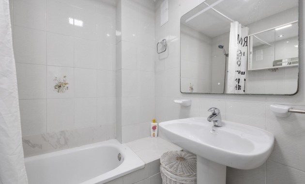 Sale - Apartment / flat -
Torrevieja - torrevieja