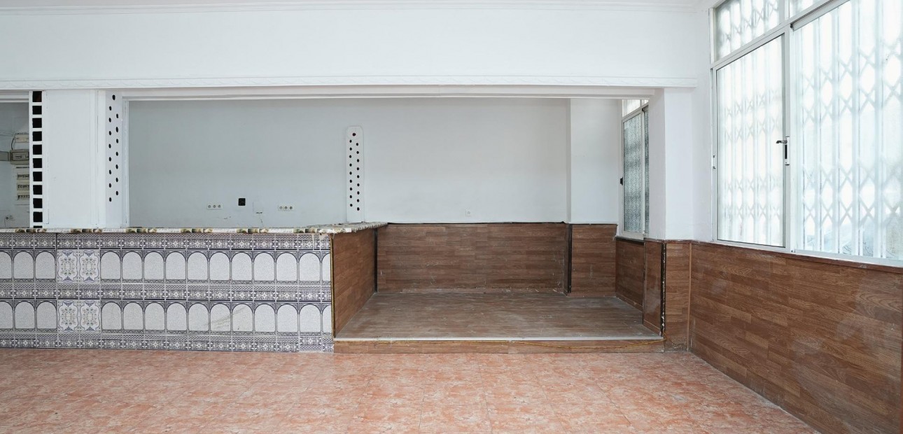 Sale - Commercial Unit -
Torrevieja - Estacion de autobuses