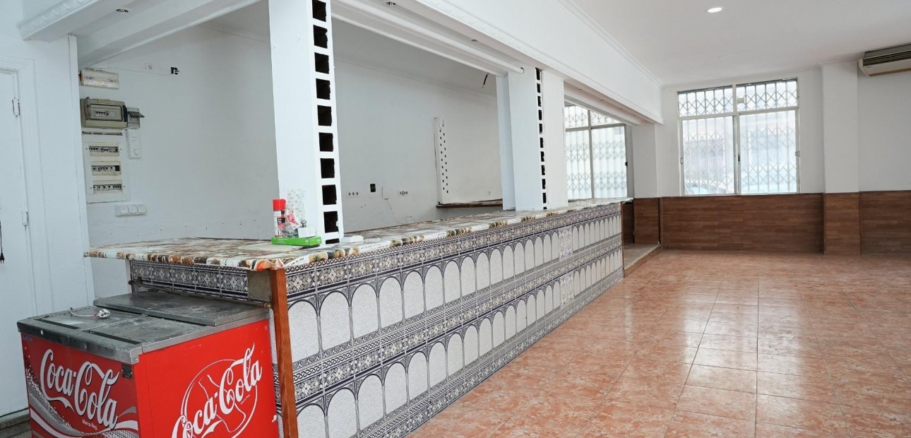 Sale - Commercial Unit -
Torrevieja - Estacion de autobuses