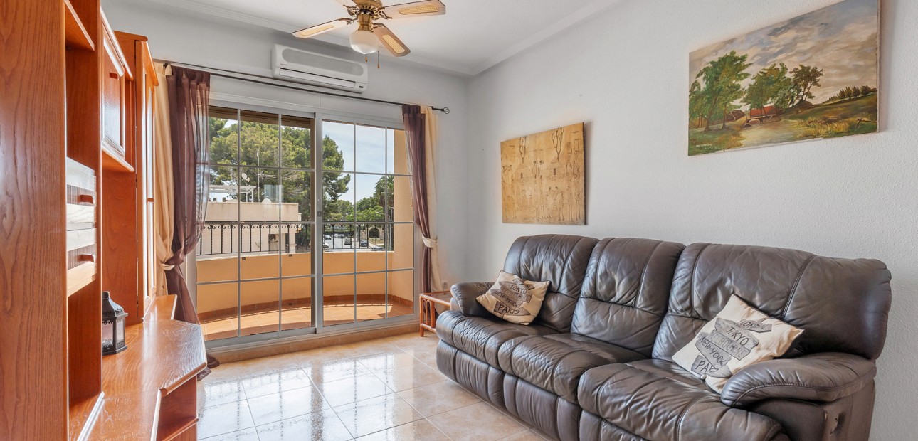 Sale - Apartment / flat -
Orihuela Costa - Villamartin