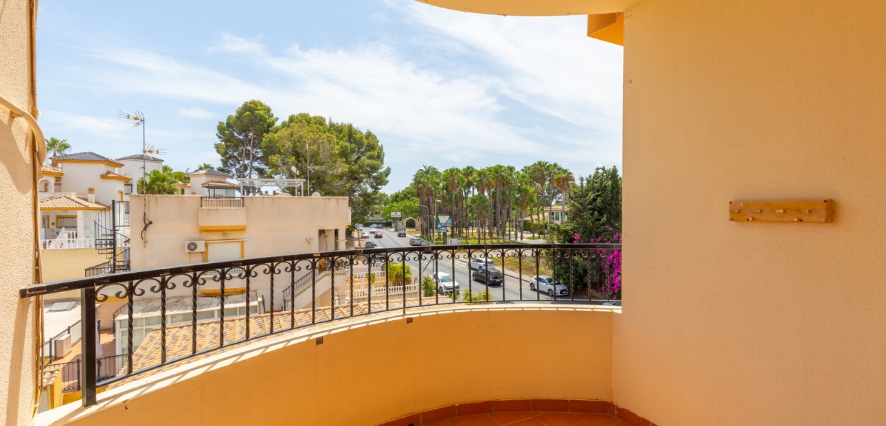 Sale - Apartment / flat -
Orihuela Costa - Villamartin