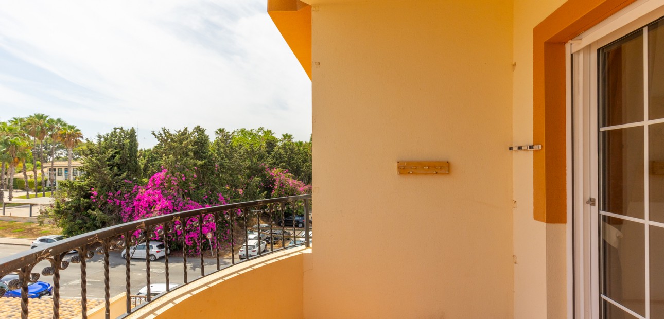 Sale - Apartment / flat -
Orihuela Costa - Villamartin