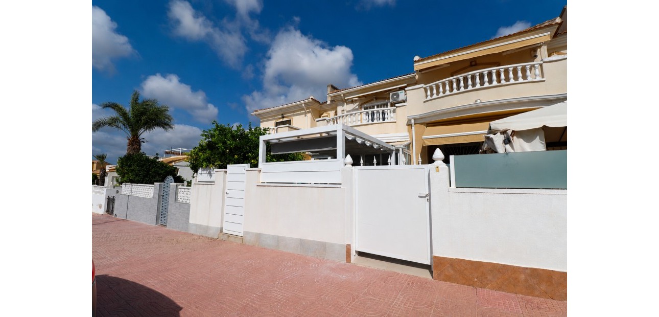 Sale - Townhouse -
Benijofar - Monte Azul