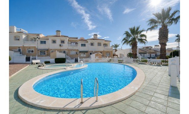Sale - Townhouse -
Benijofar - Monte Azul
