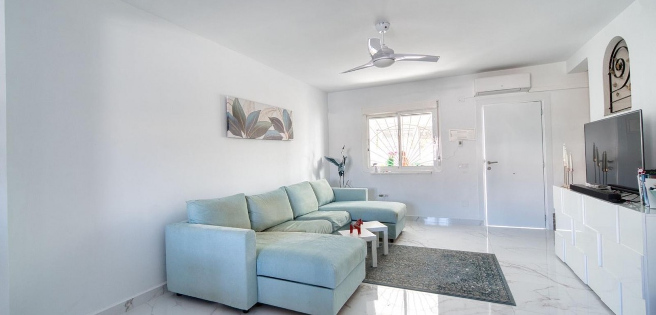Sale - Townhouse -
Benijofar - Monte Azul