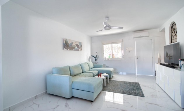 Sale - Townhouse -
Benijofar - Monte Azul