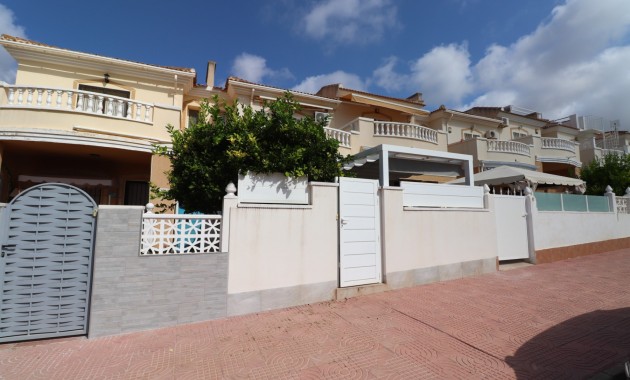 Sale - Townhouse -
Benijofar - Monte Azul