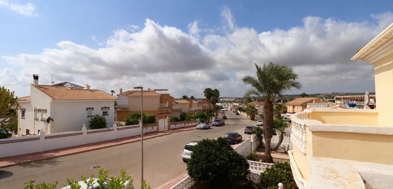 Sale - Townhouse -
Benijofar - Monte Azul