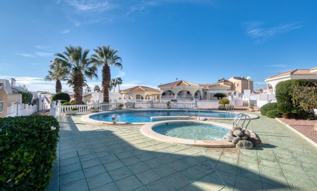 Sale - Townhouse -
Benijofar - Monte Azul