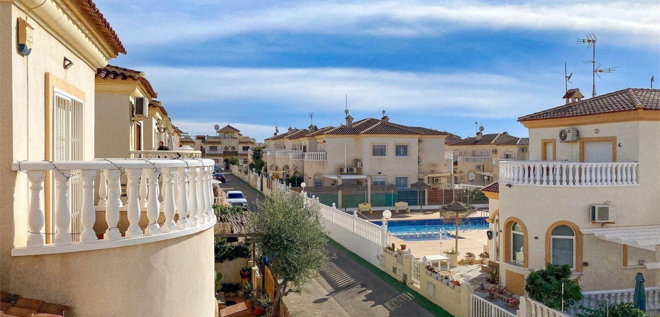 Sale - Villa -
Torrevieja - Cañada del Molino