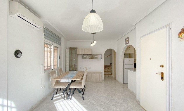 Sale - Villa -
Torrevieja - Cañada del Molino
