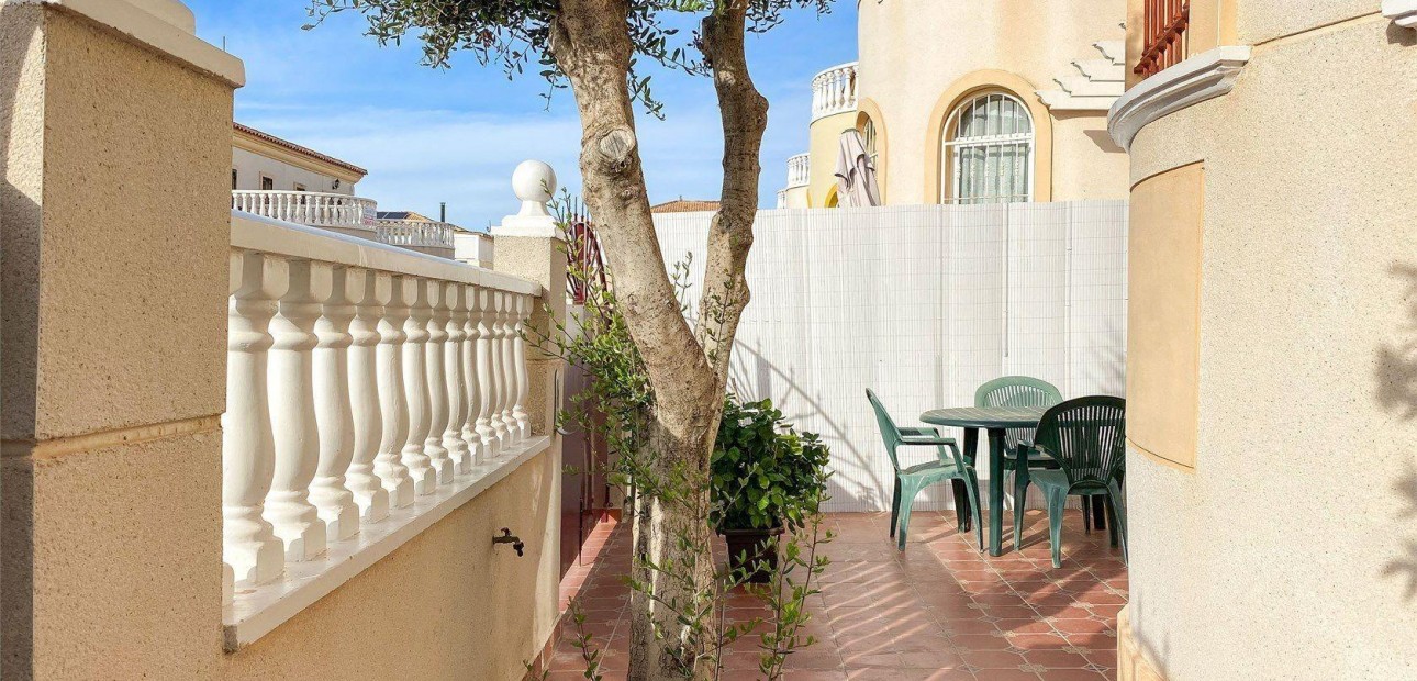 Sale - Villa -
Torrevieja - Cañada del Molino