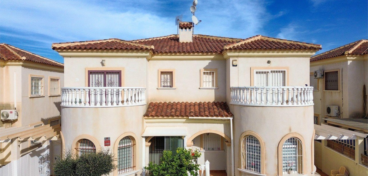 Sale - Villa -
Torrevieja - Cañada del Molino