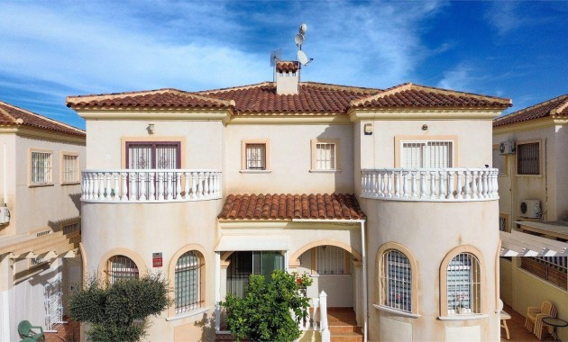 Sale - Villa -
Torrevieja - Cañada del Molino
