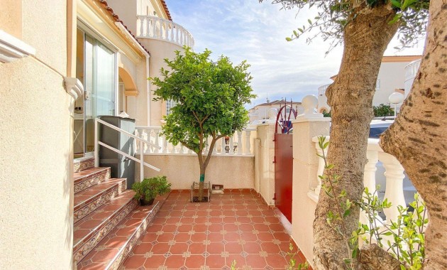 Sale - Villa -
Torrevieja - Cañada del Molino