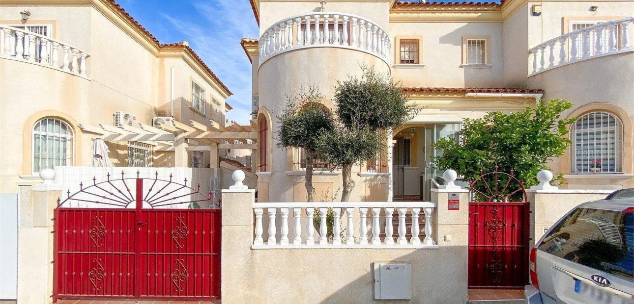 Sale - Villa -
Torrevieja - Cañada del Molino