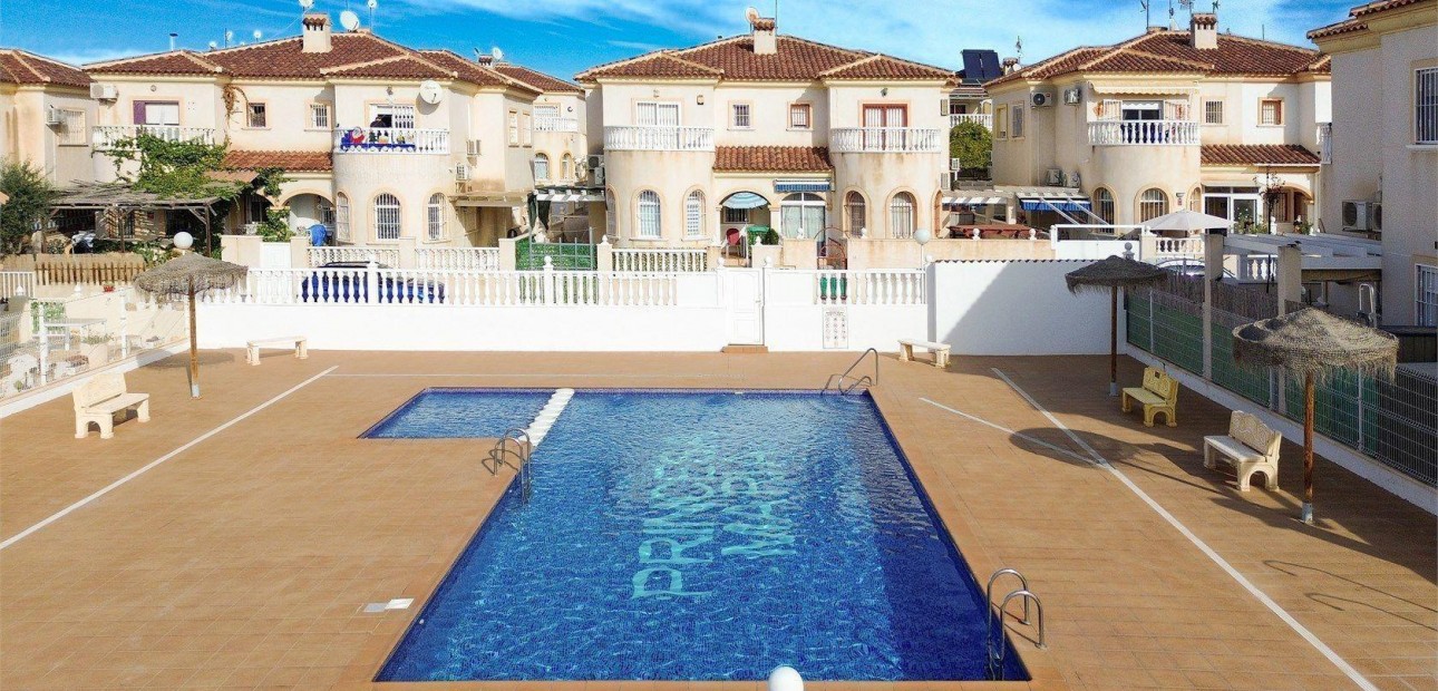 Sale - Villa -
Torrevieja - Cañada del Molino