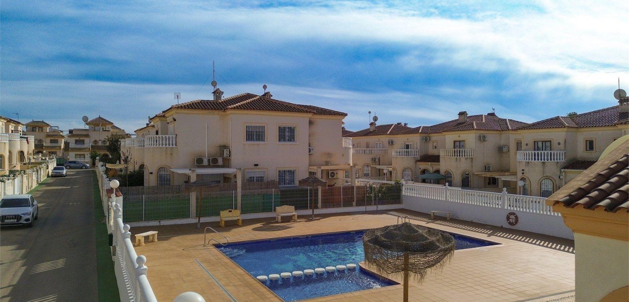 Sale - Villa -
Torrevieja - Cañada del Molino
