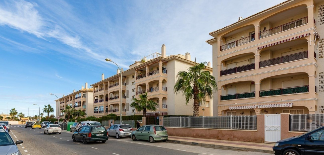 Sale - Apartment / flat -
Orihuela Costa - La Chismosa