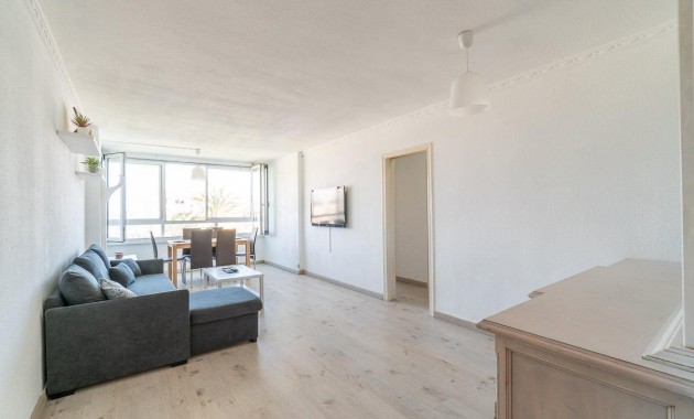 Sale - Apartment / flat -
Torrevieja - Punta prima