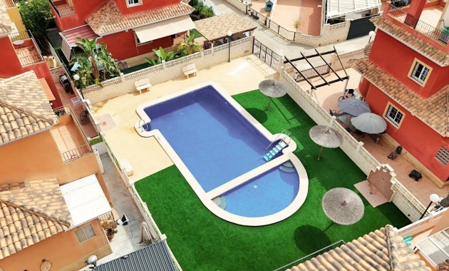 Sale - Villa -
Torrevieja - El limonar