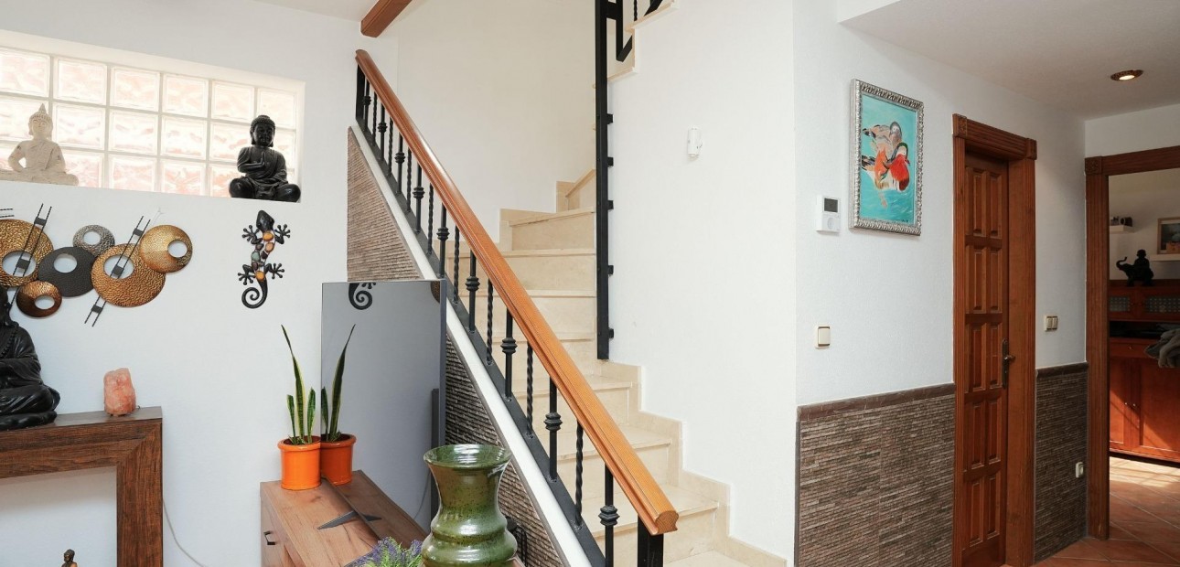 Sale - Villa -
Torrevieja - El limonar