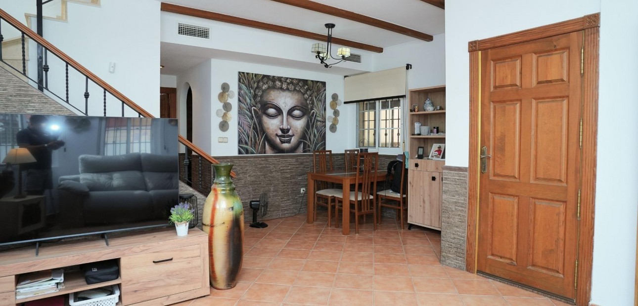 Sale - Villa -
Torrevieja - El limonar