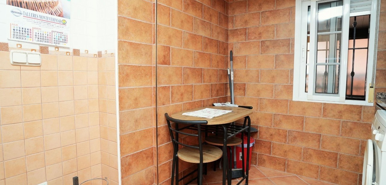 Sale - Villa -
Torrevieja - El limonar