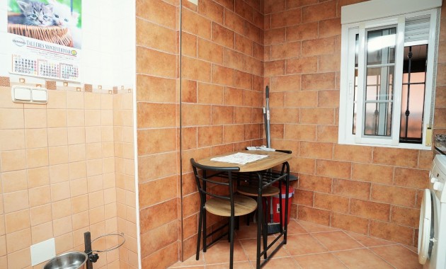 Sale - Villa -
Torrevieja - El limonar