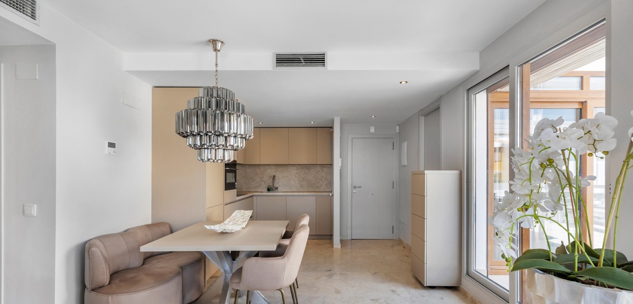 Sale - Apartment / flat -
Torrevieja - Punta Prima