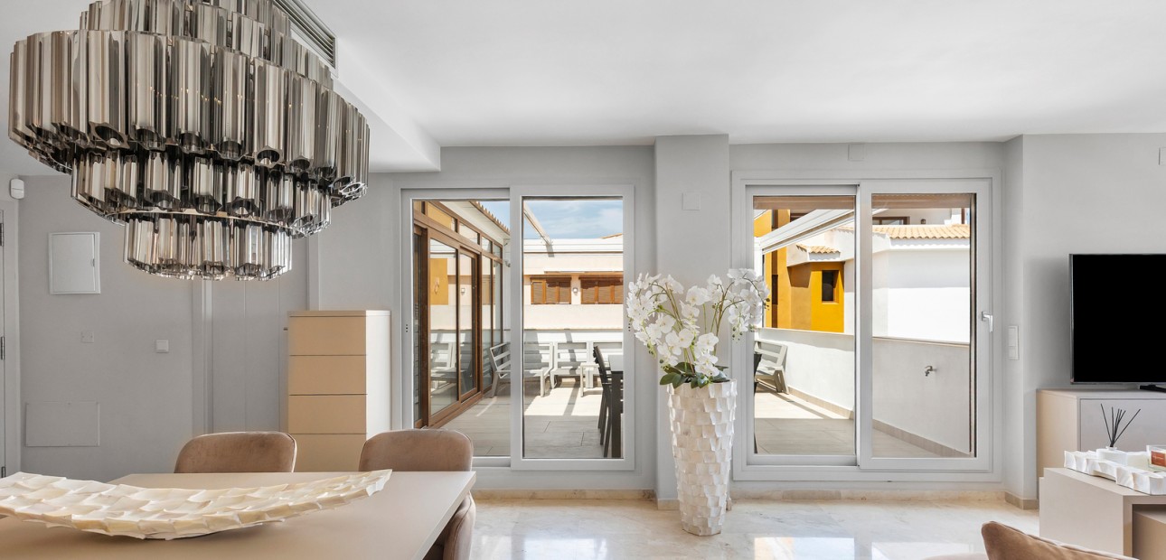 Sale - Apartment / flat -
Torrevieja - Punta Prima