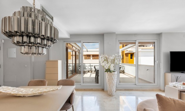 Sale - Apartment / flat -
Torrevieja - Punta Prima