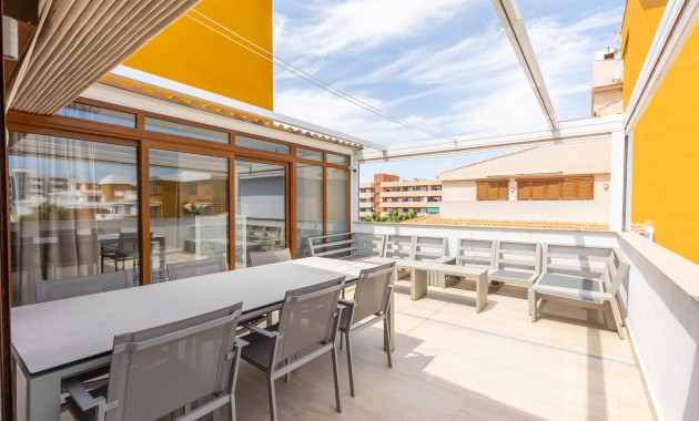 Sale - Apartment / flat -
Torrevieja - Punta Prima