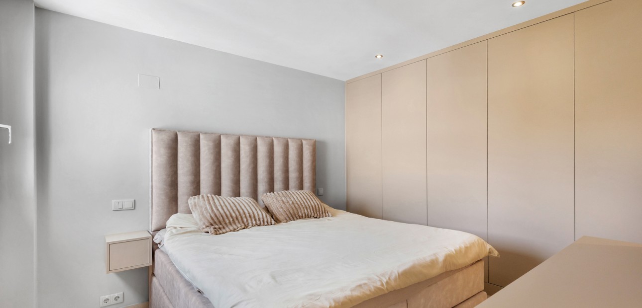 Sale - Apartment / flat -
Torrevieja - Punta Prima