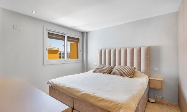 Sale - Apartment / flat -
Torrevieja - Punta Prima