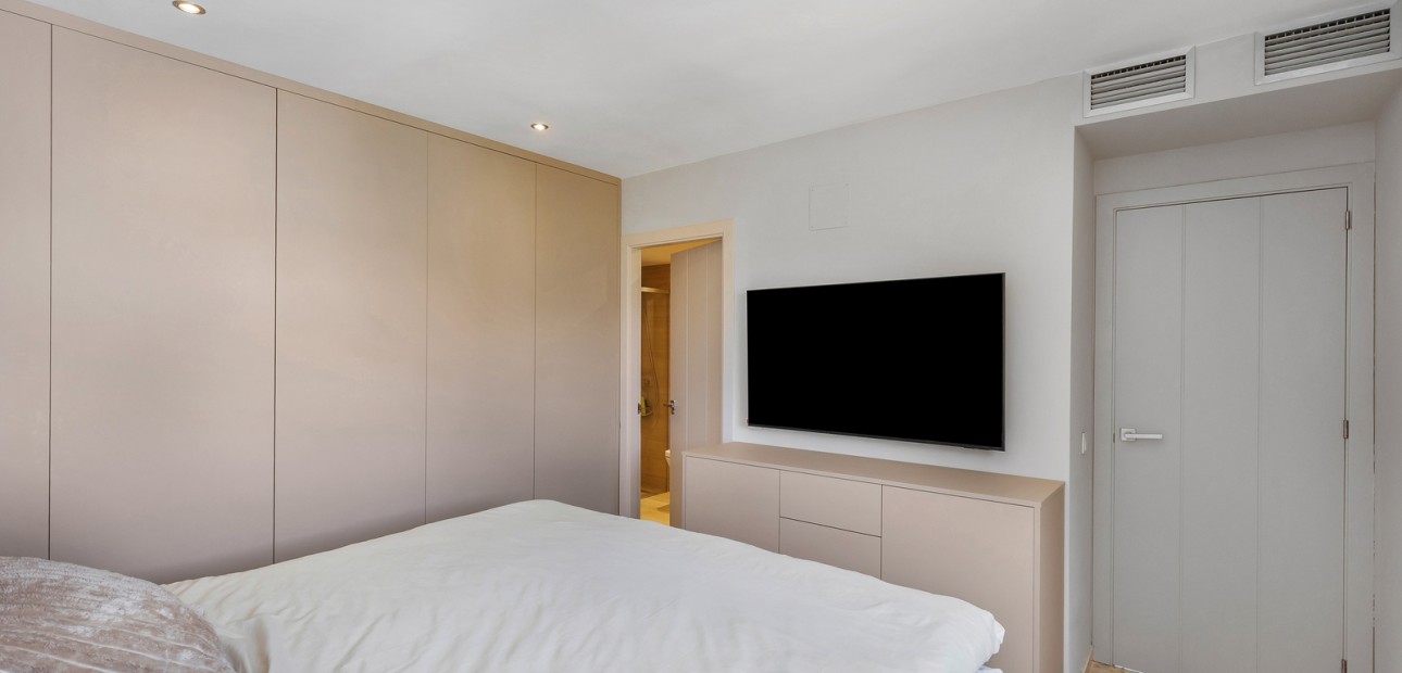 Sale - Apartment / flat -
Torrevieja - Punta Prima