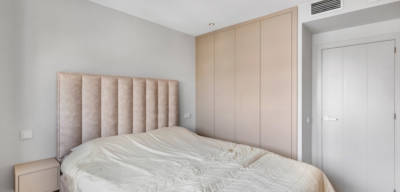 Sale - Apartment / flat -
Torrevieja - Punta Prima