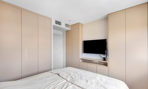 Sale - Apartment / flat -
Torrevieja - Punta Prima