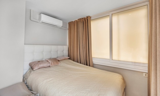 Sale - Apartment / flat -
Torrevieja - Punta Prima