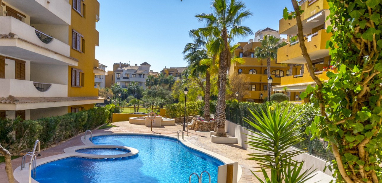 Sale - Apartment / flat -
Torrevieja - Punta Prima