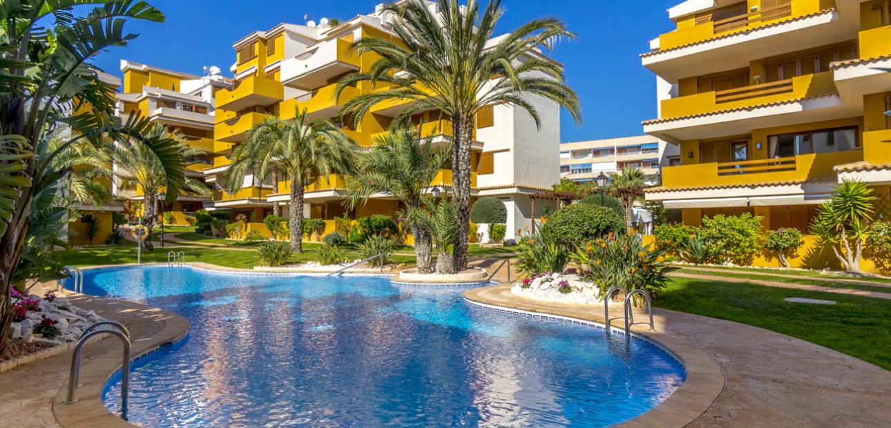 Sale - Apartment / flat -
Torrevieja - Punta Prima