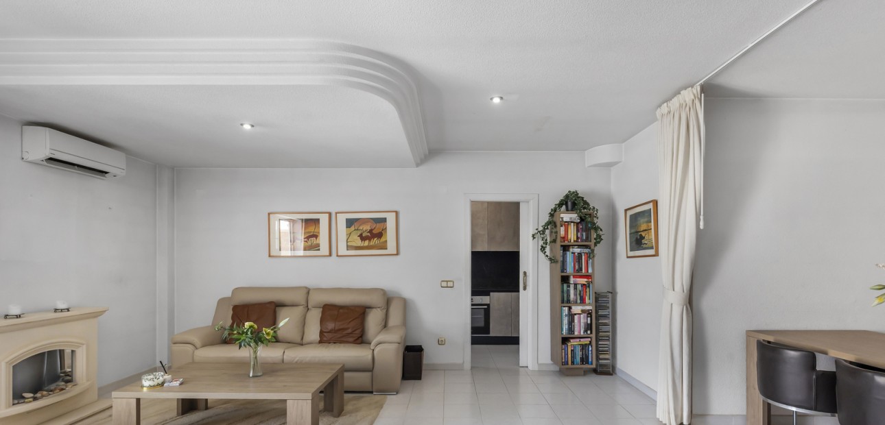Sale - Apartment / flat -
Guardamar del Segura - El Raso