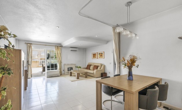 Sale - Apartment / flat -
Guardamar del Segura - El Raso