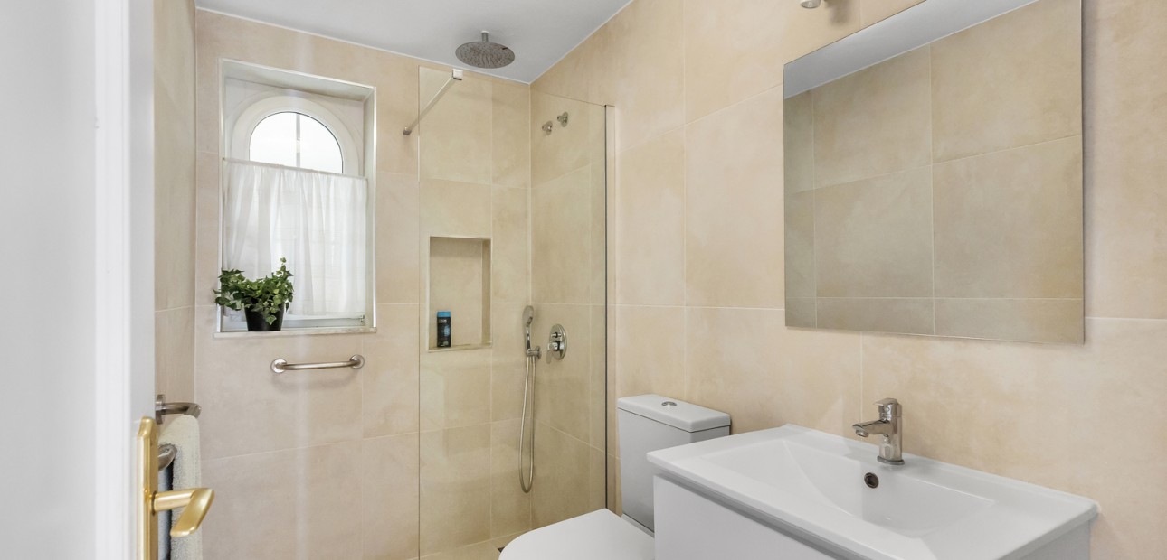 Sale - Apartment / flat -
Guardamar del Segura - El Raso