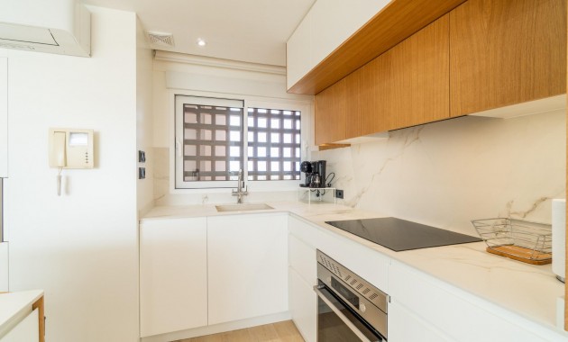 Sale - Apartment / flat -
Guardamar del Segura - Puerto Deportivo